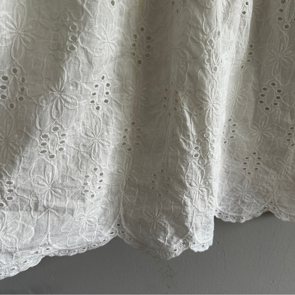 KNOX ROSE > Eyelet Top - Picture 2 of 5